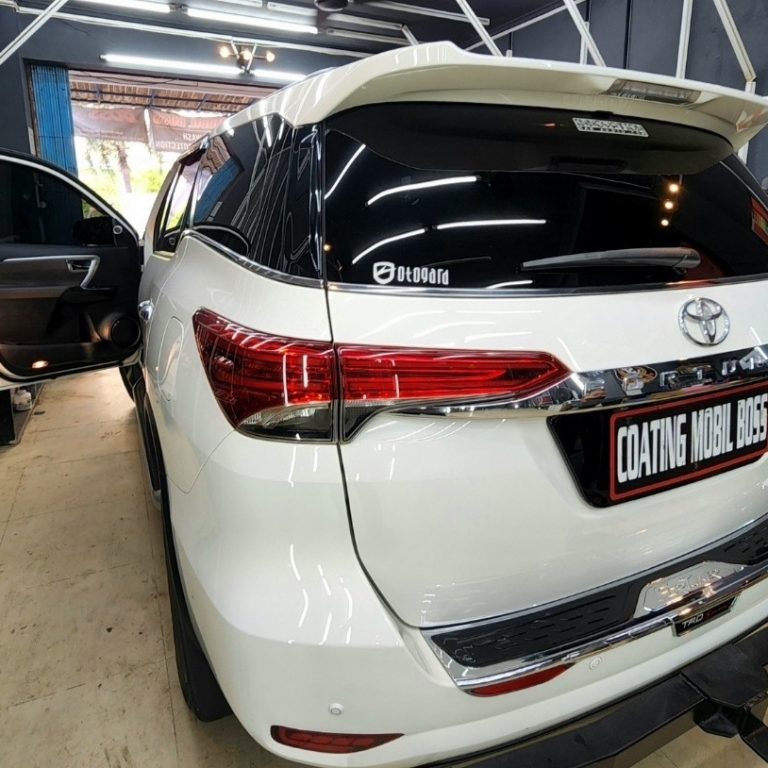 Poles Salon Mobil Premium (large) - Carwash Studio Garage