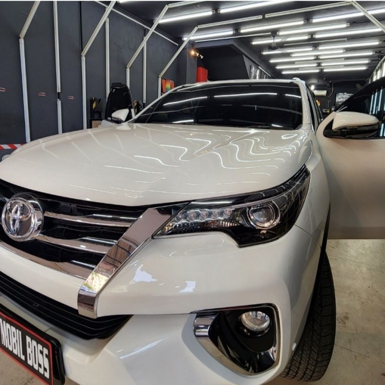 Poles Salon Mobil Premium (large) - Carwash Studio Garage