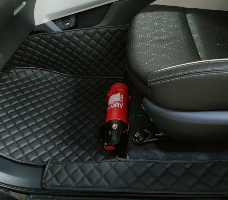 Karpet Mobil Toyota Veloz - Carwash Studio Garage